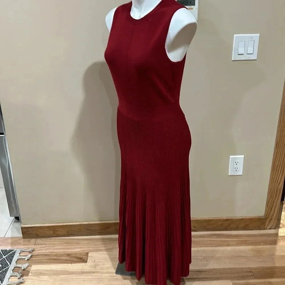 Banana Republic factory PLEATED MIDI SWEATER DRESSVine red color - Picture 7 of 10